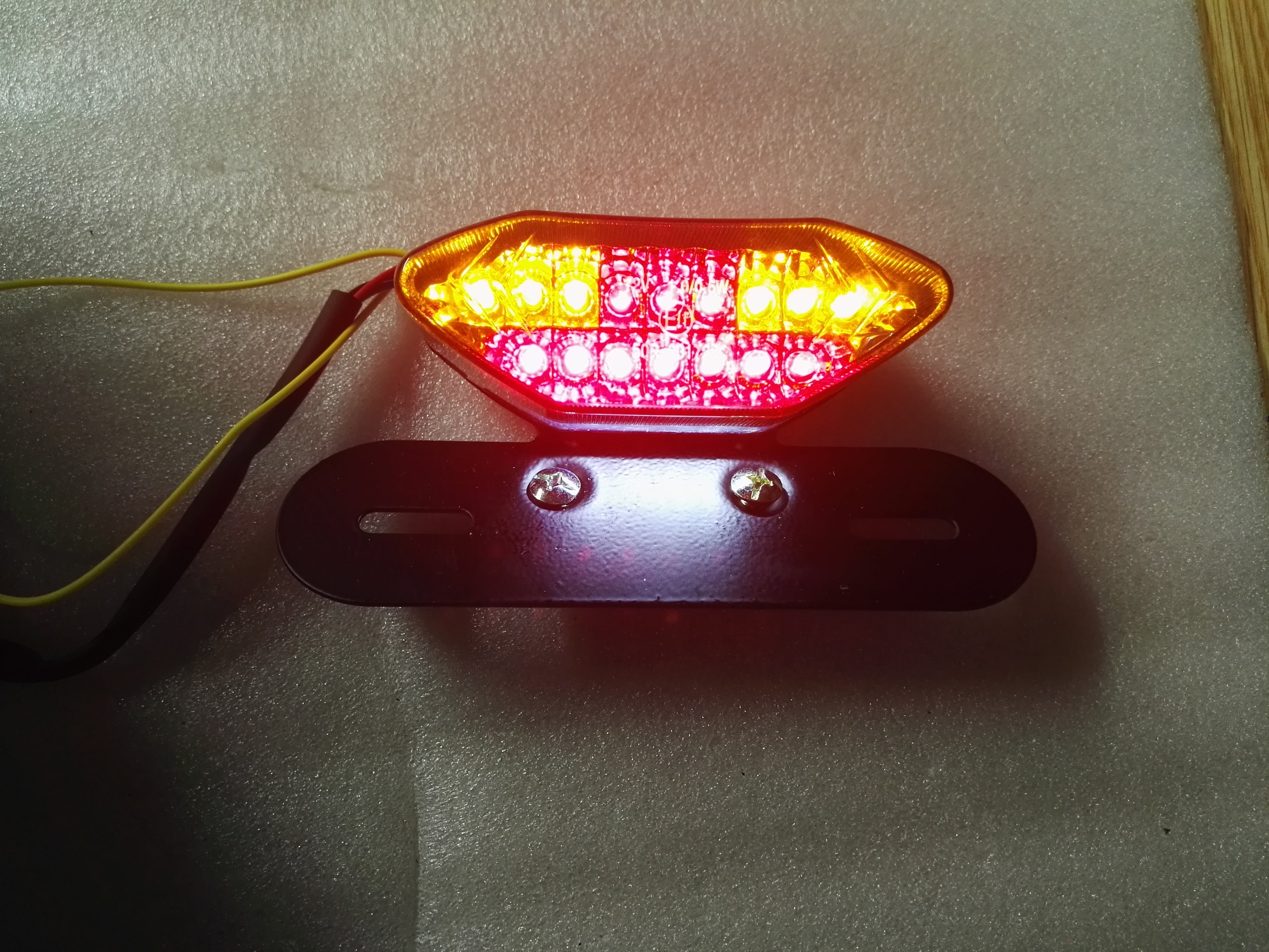 STOP FANALINO POSTERIORE LED  A PUNTA CON FRECCE INTEGRATE MOTO
